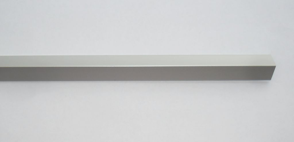 Hliníkový rohový profil 12x12x2500 stříbrný